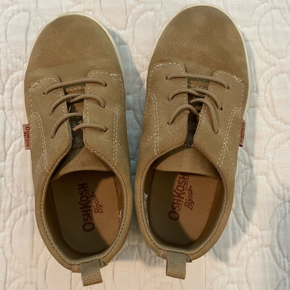 OshKosh Sneaker Toddler Size 10